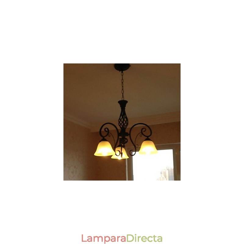 Lámpara de araña de metal con pintura rústica