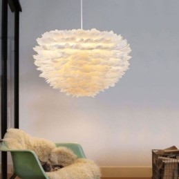 Lámpara colgante decorativa con bonita pluma