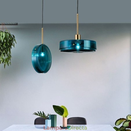 Lámpara colgante de cristal con forma de pastel redonda, moderna y minimalista, de hierro forjado. Lámpara colgante de cristal con forma de pastel redonda, moderna y minimalista, de hierro forjado.