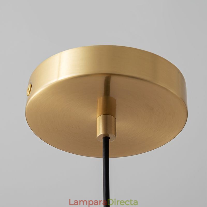Lámpara colgante de un solo cabezal con acabado dorado cepillado