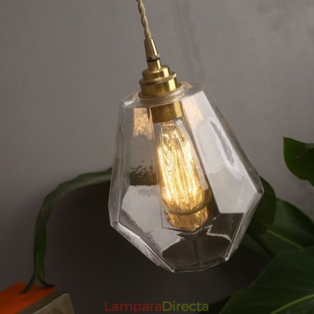 Lámpara colgante retro nórdica de latón y cristal para el hogar, lámpara con forma de torre. Lámpara colgante retro nórdica de latón y cristal para el hogar, lámpara con forma de torre.