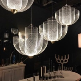 Lámpara colgante decorativa con diseño de rejilla nórdica, creativa y con formas únicas.