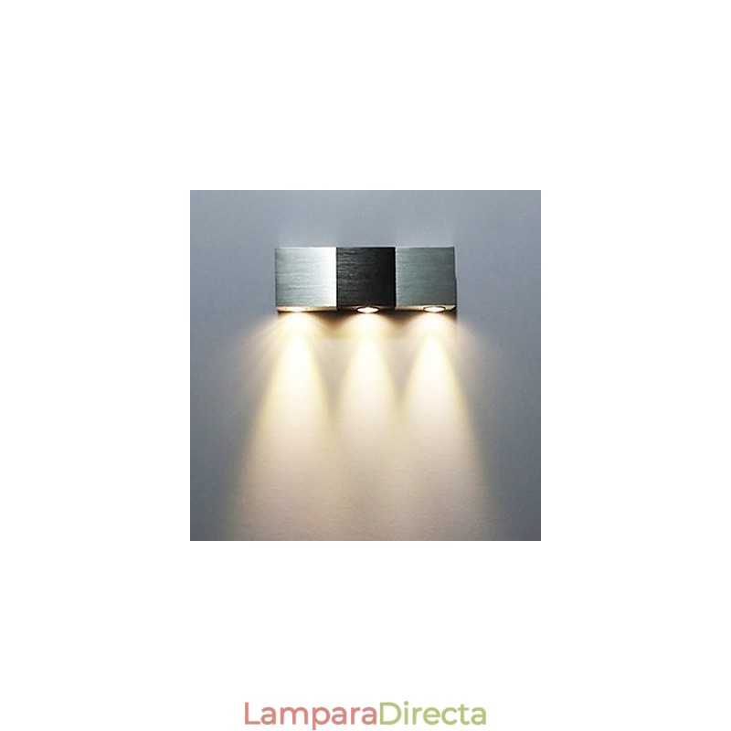 Aplique de pared moderno con luz dispersa, cuerpo rectangular de aluminio