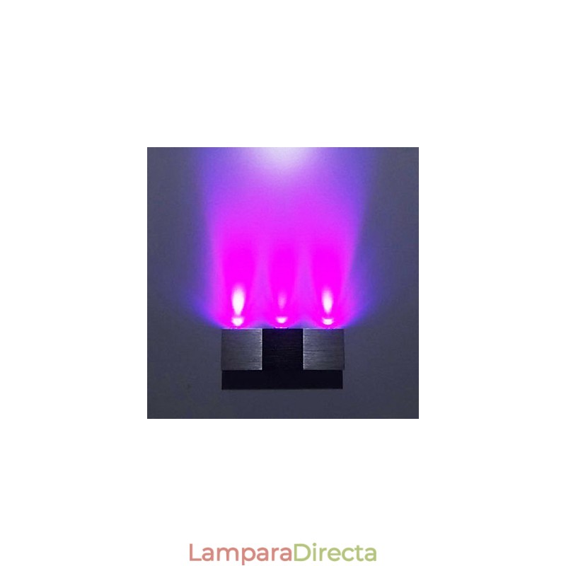 Aplique de pared moderno con luz dispersa, cuerpo rectangular de aluminio