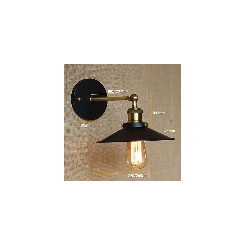 Villa de estilo industrial minimalista retro frente al pasillo de la iglesia con sombrilla y vestido negro decorado en la pared.