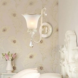 Lámpara de pared para dormitorio de hierro forjado de estilo europeo que restaura formas antiguas.