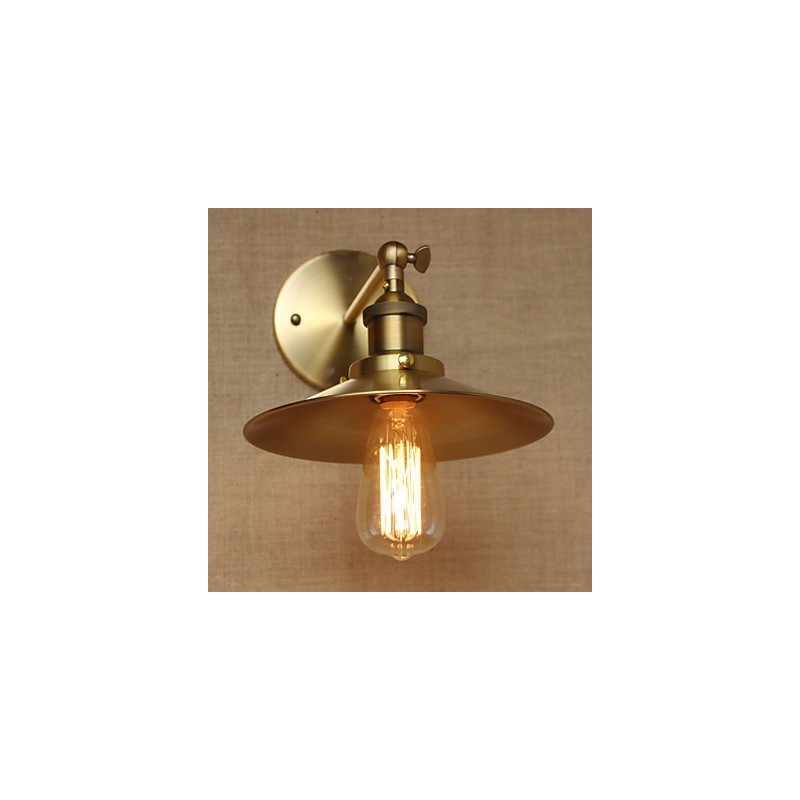 Paraguas decorativos de cobre retro de estilo industrial minimalista frente al pasillo de la iglesia
