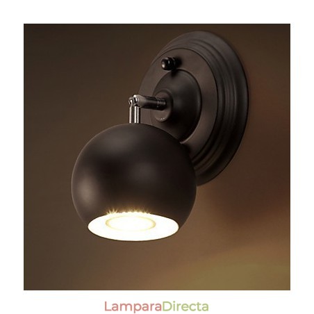 Lámpara de pared creativa de hierro forjado que restaura las antiguas formas de iluminación. Lámpara de pared creativa de hierro forjado que restaura las antiguas formas de iluminación.