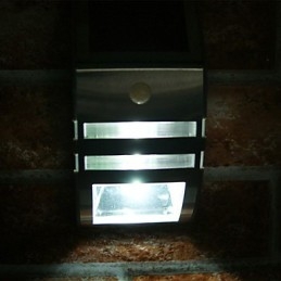 Lámpara solar de pared blanca con sensor de movimiento PIR