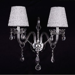 Apliques de pared de cristal de estilo clásico tradicional.