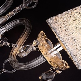 Apliques de pared de cristal de estilo clásico tradicional.