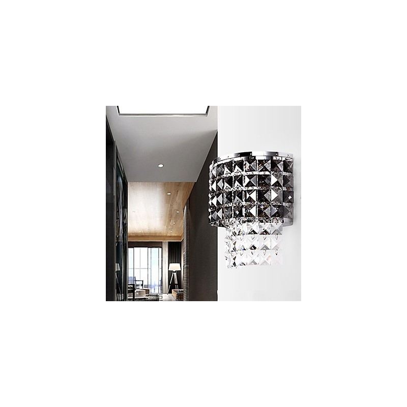 Lámpara de pared moderna con pantalla de tela, placa de metal, decoración de cristal.