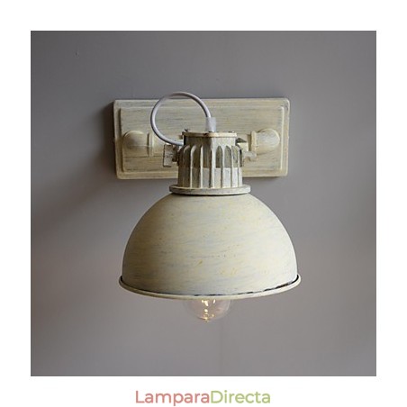 Lámpara de pared de hierro forjado vintage nostálgica a estrenar para balcón, estilo loft, del norte de Europa. Lámpara de pared de hierro forjado vintage nostálgica a estrenar para balcón, estilo loft, del norte de Europa.