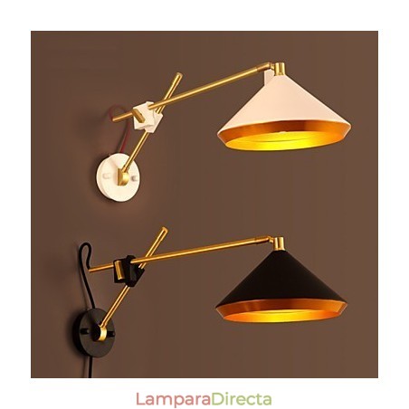 Lámpara de pared plegable con brazo basculante de hierro forjado de estilo rural industrial que restaura las antiguas costumbres. Lámpara de pared plegable con brazo basculante de hierro forjado de estilo rural industrial que restaura las antiguas costumbres.