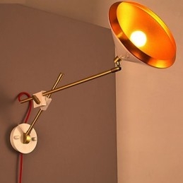 Lámpara de pared plegable con brazo basculante de hierro forjado de estilo rural industrial que restaura las antiguas costumbres.