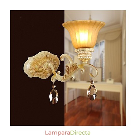 Lámpara de pared de cristal para dormitorio, estilo europeo, de hierro forjado, que restaura formas antiguas. Lámpara de pared de cristal para dormitorio, estilo europeo, de hierro forjado, que restaura formas antiguas.