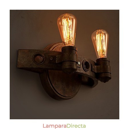 Lámpara de pared con machetes de luna llena de hierro forjado que restaura formas antiguas. Lámpara de pared con machetes de luna llena de hierro forjado que restaura formas antiguas.
