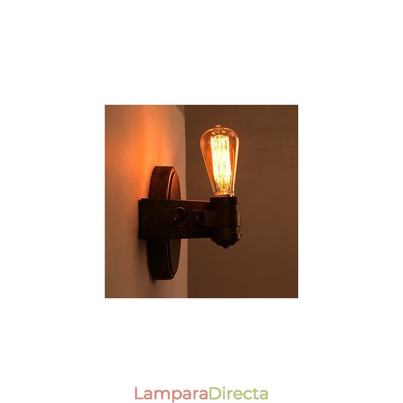 Lámpara de pared con machetes de luna llena de hierro forjado que restaura formas antiguas.
