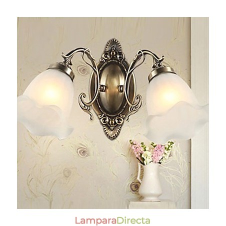Lámpara de pared de hierro forjado, estilo europeo, elegante y moderno, de cristal retro. Lámpara de pared de hierro forjado, estilo europeo, elegante y moderno, de cristal retro.