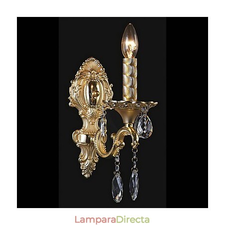 Lujosa lámpara de pared de cristal con bombilla tipo vela. Lujosa lámpara de pared de cristal con bombilla tipo vela.