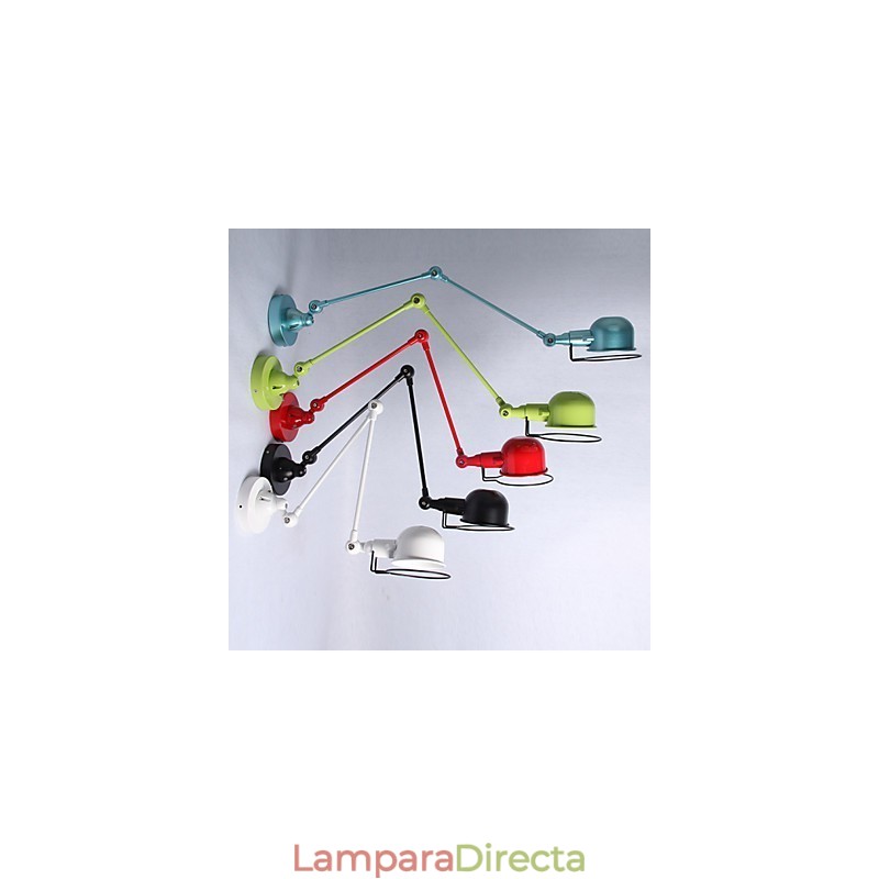 Lámpara de pared doble con brazo mecánico restaurado a la antigua usanza.