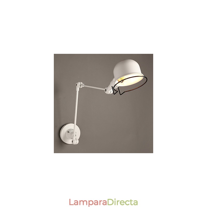 Lámpara de pared doble con brazo mecánico restaurado a la antigua usanza.