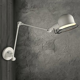 Lámpara de pared doble con brazo mecánico restaurado a la antigua usanza.