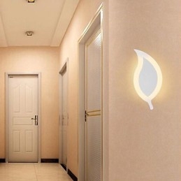 Lámpara de pared de acrílico moderna, creativa y sencilla, con hojas pequeñas de aleación.
