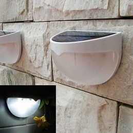 Lámpara solar para jardín exterior con sensor automático (blanca)