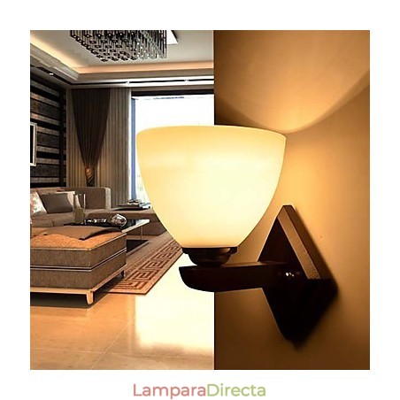 Lámpara de pared de cristal cálida y moderna para la cabecera de la cama. Lámpara de pared de cristal cálida y moderna para la cabecera de la cama.
