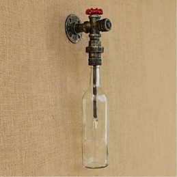 Aplique de pared rústico de bronce para iluminación ambiental.