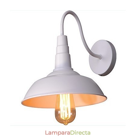 Apliques de pared con luz ambiental, pintura rústica clásica tradicional de estilo campestre. Apliques de pared con luz ambiental, pintura rústica clásica tradicional de estilo campestre.