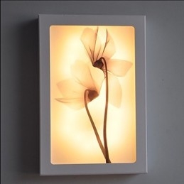 Pintura contemporánea moderna integrada para apliques de pared con luz ambiental.