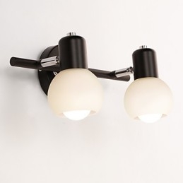 Lámpara de pared de baño con iluminación empotrada de estilo rústico galvanizado.