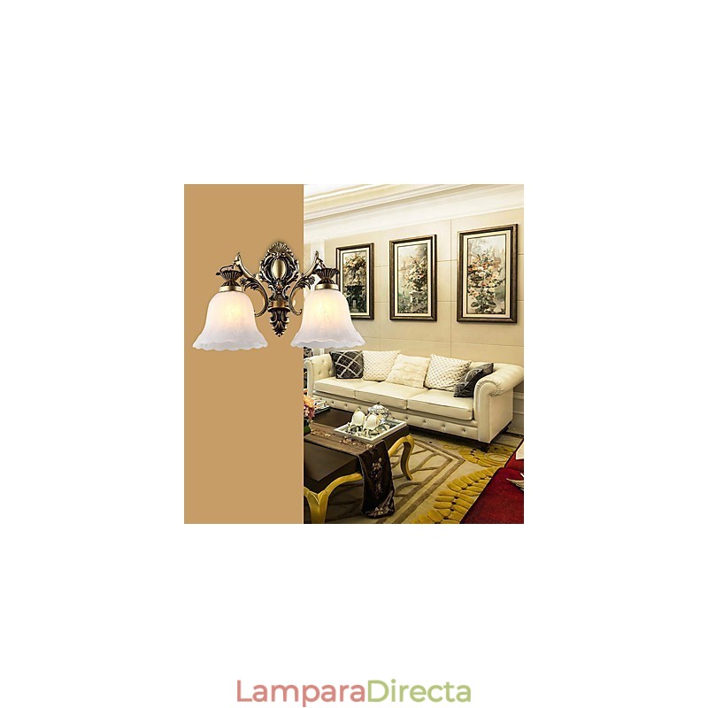 Pintura contemporánea moderna para apliques de pared con luz descendente.