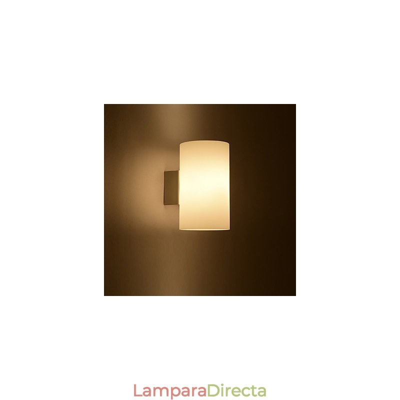 Lámpara de pared de vidrio con base de metal y pantalla de vidrio para dormitorio.