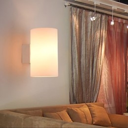 Lámpara de pared de vidrio con base de metal y pantalla de vidrio para dormitorio.