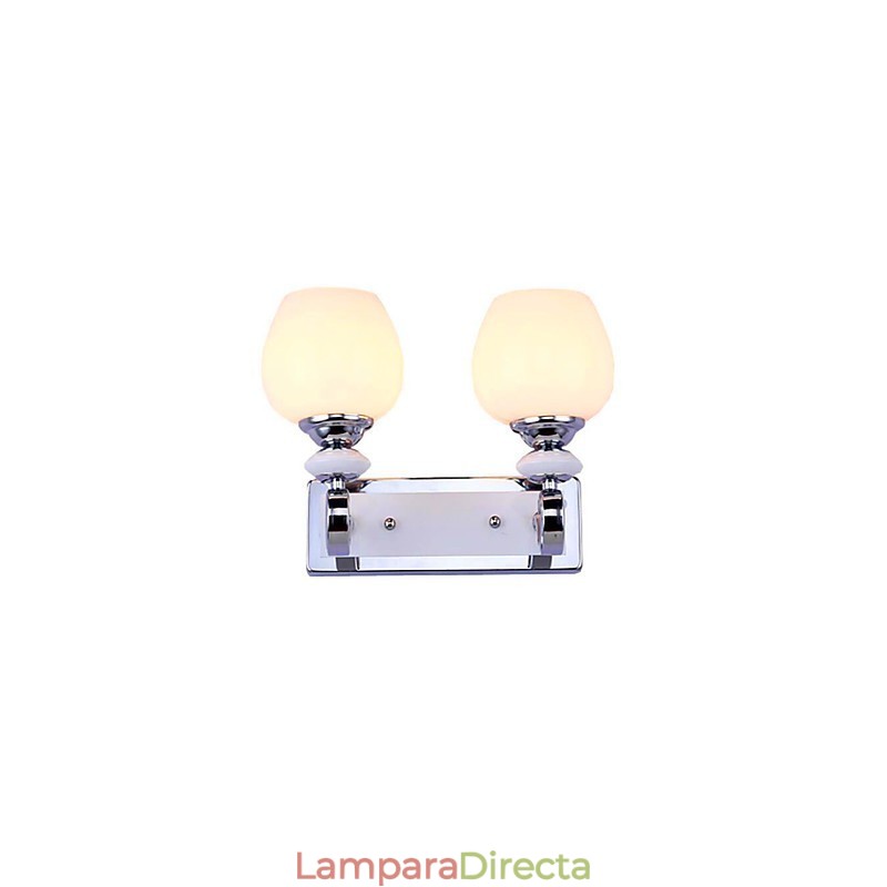 Aplique de pared con luz ambiental, protección ocular y brazo oscilante, con acabado electrochapado contemporáneo moderno.