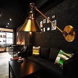 Aplique de pared de metal vintage, lámpara de pared industrial retro con pantalla ajustable, accesorios de iluminación nocturna