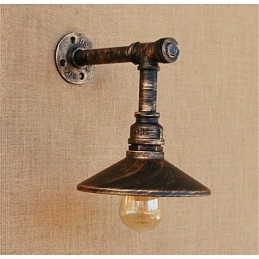 Aplique de pared rústico de latón antiguo estilo campestre para iluminación ambiental.