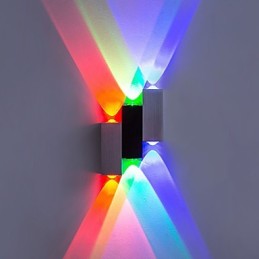 Lámpara de pared empotrada moderna y contemporánea con acabado cepillado para iluminación ambiental.