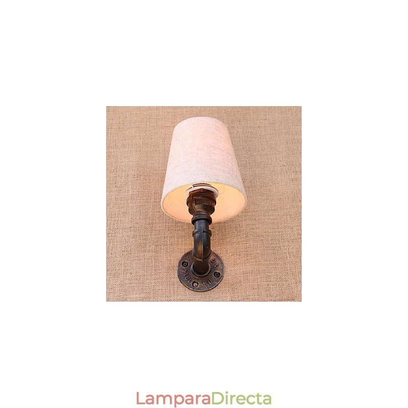 Aplique de pared de latón rústico Lodge para iluminación ambiental.