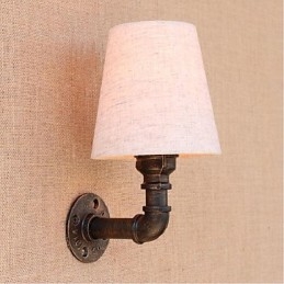 Aplique de pared de latón rústico Lodge para iluminación ambiental.