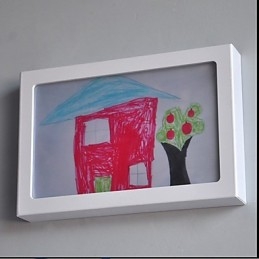 Pintura contemporánea moderna integrada para apliques de pared con luz ambiental.