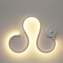 Lámpara minimalista moderna de aluminio, lámpara de noche para dormitorio, decoración de diseñadores, iluminación de pasillo con forma creativa, lámparas para sala de estar.