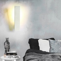 Pintura contemporánea moderna para apliques de pared con luz ambiental.