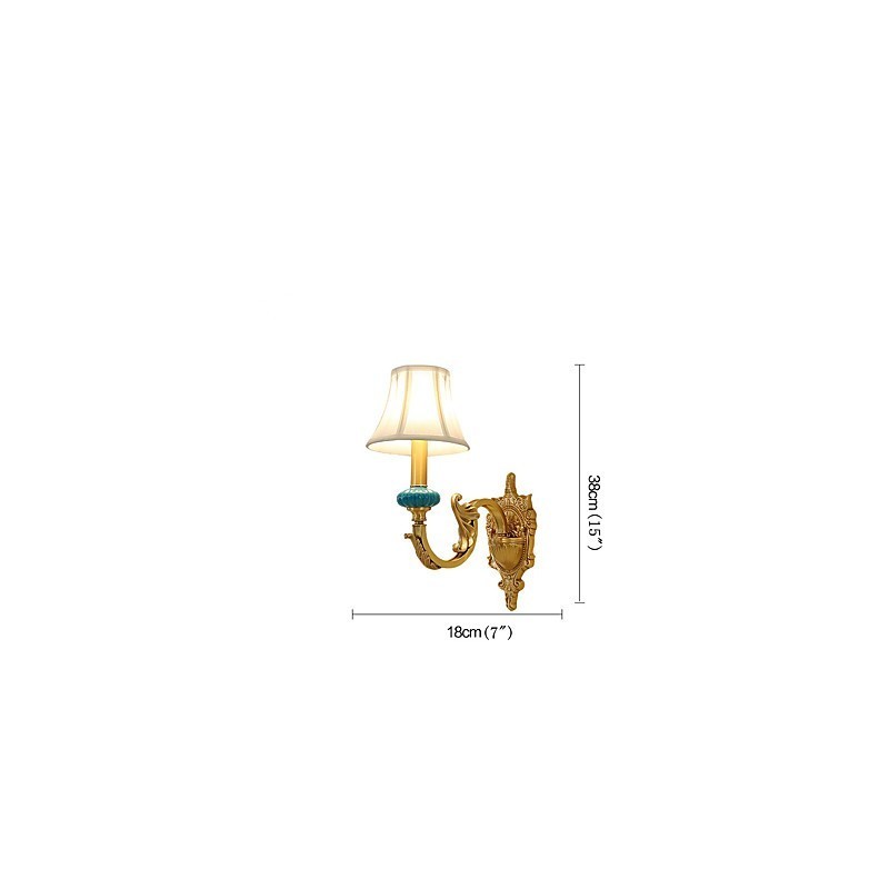 Aplique de pared de latón clásico, tradicional y de estilo campestre, ideal para iluminar desde arriba en estilo mini.