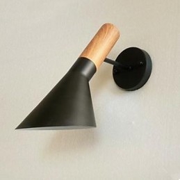 Lámpara de pared moderna y sencilla de hierro forjado con imitación de madera para sala de estar