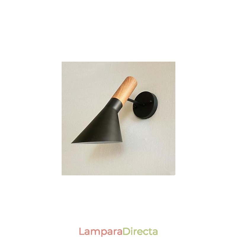 Lámpara de pared moderna y sencilla de hierro forjado con imitación de madera para sala de estar