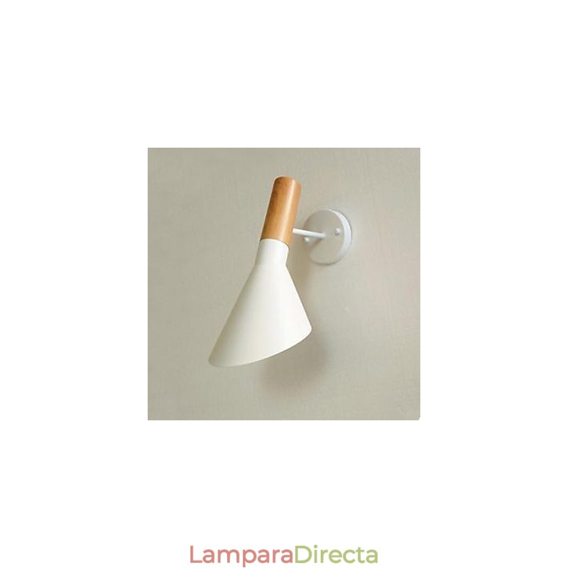 Lámpara de pared moderna y sencilla de hierro forjado con imitación de madera para sala de estar